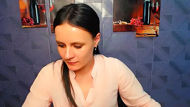 Snapshot of ValeriaHeart_ chatting on February 19, 2:44 pm ValeriaHeart online show from February 19, 2:44 pm