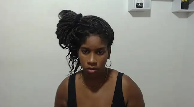 Snapshot of CanelaFierce chatting on February 6, 8:56 pm CanelaFierce online show from February 6, 8:56 pm