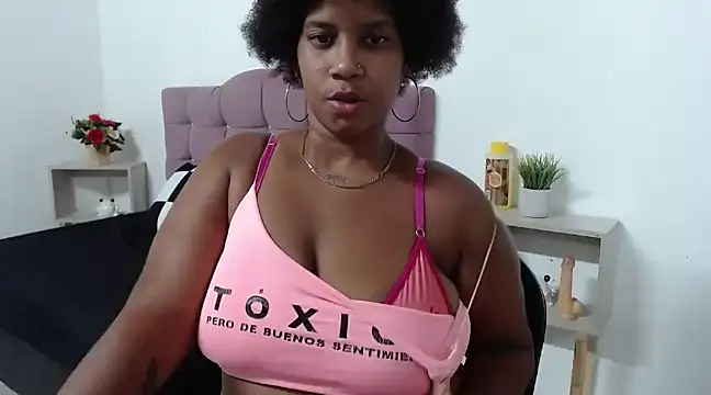 Snapshot of CanelaFierce chatting on March 15, 11:28 pm CanelaFierce online show from March 15, 11:28 pm