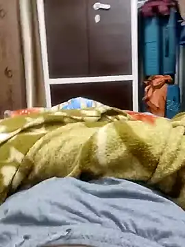 Snapshot of Hot_funky_boy chatting on February 27, 5:37 pm Hot funky boy online show from February 27, 5:37 pm