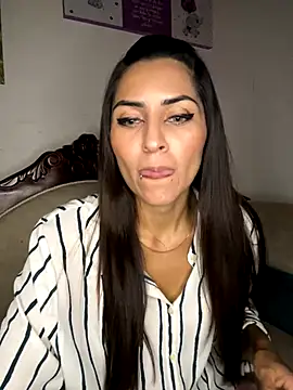 Sofiadelacruz online show from October 3, 10:33 pm