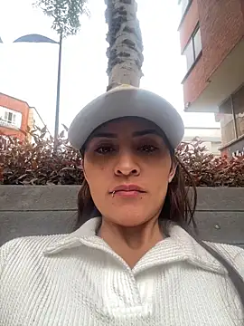 Sofiadelacruz online show from May 8, 9:51 pm