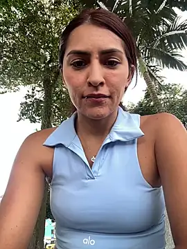 Sofiadelacruz online show from May 25, 7:45 pm