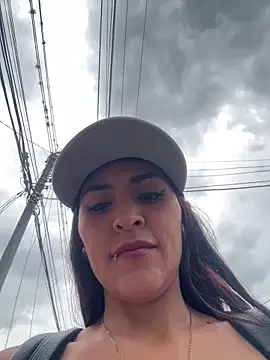 Sofiadelacruz online show from June 3, 7:40 pm