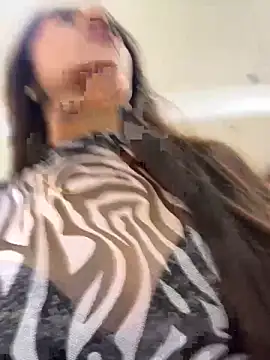 Sofiadelacruz online show from April 10, 7:10 pm