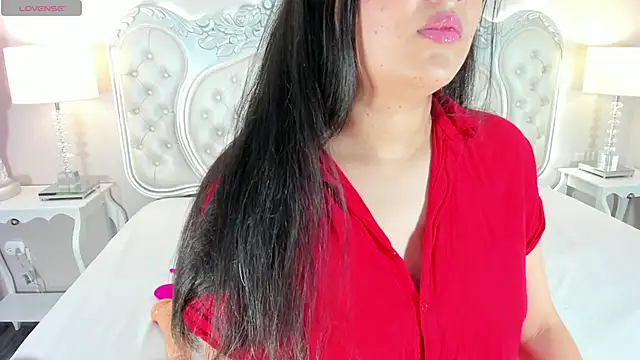 LinnaEvanson online show from October 9, 4:13 am