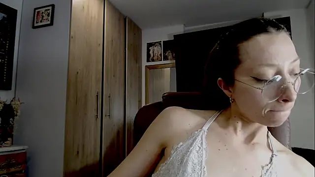 Carlin Diaz online show from November 30, 10:10 pm