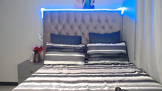 Snapshot of NikkyDangerr chatting on September 17, 9:17 pm NikkyDangerr online show from September 17, 9:17 pm