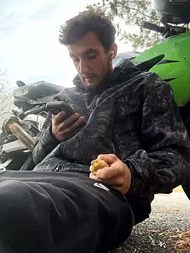 Codybugs0206 online show from October 19, 9:50 pm