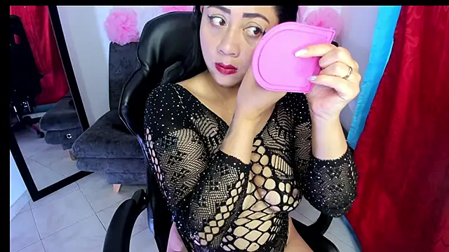 Snapshot of Kataleya_88 chatting on October 9, 12:06 pm Kataleya 88 online show from October 9, 12:06 pm