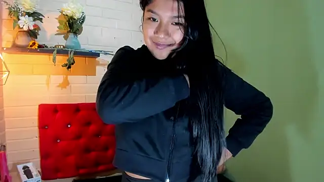 Snapshot of ScarletKray chatting on March 13, 1:32 am ScarletKray online show from March 13, 1:32 am