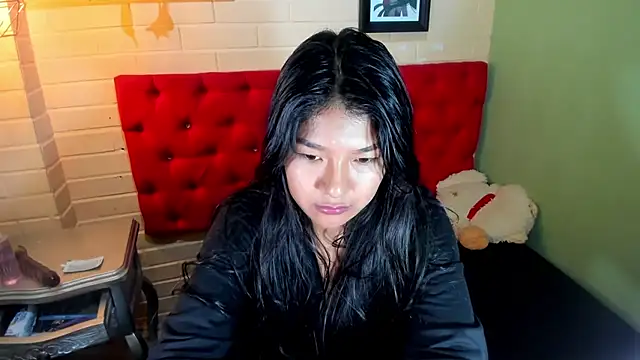 Snapshot of ScarletKray chatting on March 12, 2:23 pm ScarletKray online show from March 12, 2:23 pm