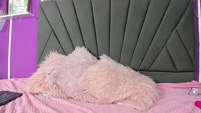 ella laurent online show from February 27, 9:07 am