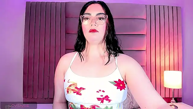 Dalis Hills online show from May 3, 4:39 am