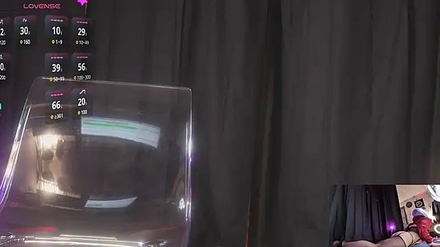 Snapshot of MsHugNkiss chatting on February 27, 3:26 pm MsHugNkiss online show from February 27, 3:26 pm