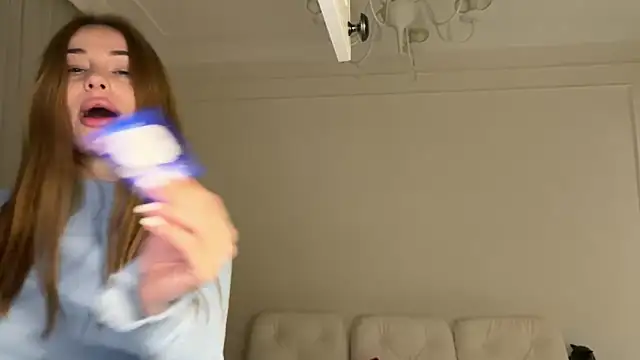 Snapshot of Kisskeyy chatting on January 31, 11:35 pm Kisskeyy online show from January 31, 11:35 pm