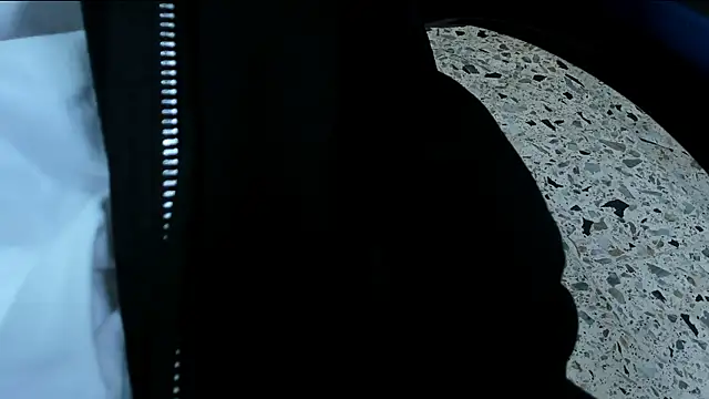 Snapshot of roan_birkin chatting on June 18, 7:19 pm roan birkin online show from June 18, 7:19 pm