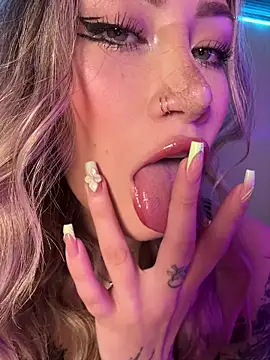 Snapshot of Lally_Valencia__ chatting on November 7, 12:10 pm Lally Valencia online show from November 7, 12:10 pm