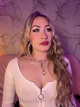 Snapshot of Lally_Valencia__ chatting on December 15, 8:31 am Lally Valencia online show from December 15, 8:31 am