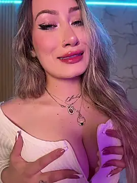 Snapshot of Lally_Valencia__ chatting on November 29, 8:36 am Lally Valencia online show from November 29, 8:36 am