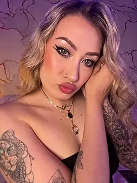 Lally Valencia   online show from February 4, 9:59 am