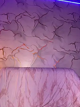 Lally Valencia   online show from February 11, 10:26 am