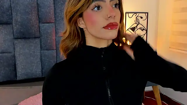 Snapshot of Violetta_Ficher chatting on July 1, 7:14 pm Violetta Ficher online show from July 1, 7:14 pm