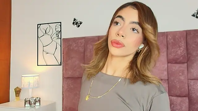 Snapshot of Violetta_Ficher chatting on July 12, 7:04 pm Violetta Ficher online show from July 12, 7:04 pm