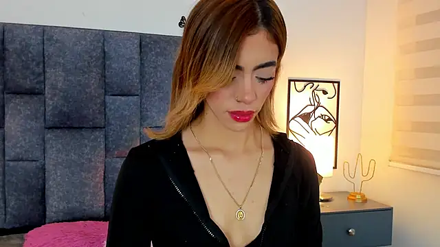 Snapshot of Violetta_Ficher chatting on June 25, 2:53 am Violetta Ficher online show from June 25, 2:53 am