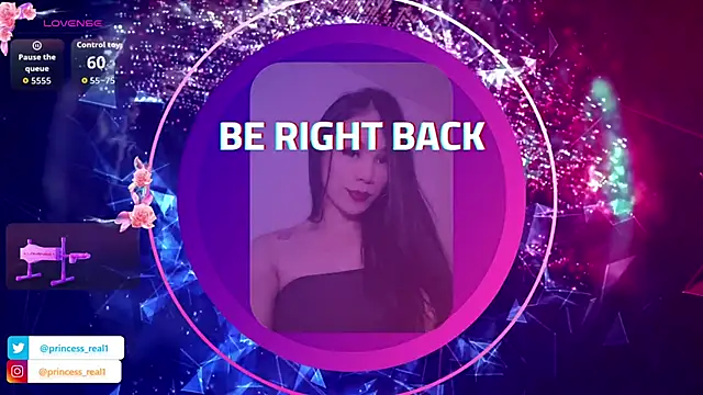 Snapshot of princess0303 chatting on November 27, 5:19 am princess0303 online show from November 27, 5:19 am