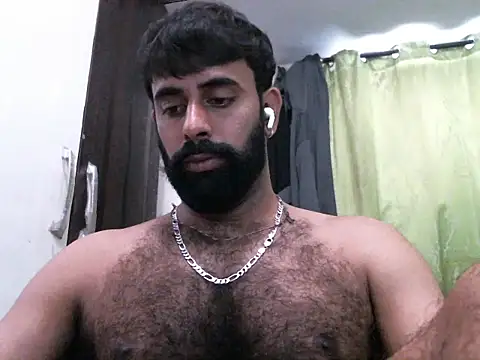 Snapshot of indianhairybull chatting on September 10, 4:55 am indianhairybull online show from September 10, 4:55 am