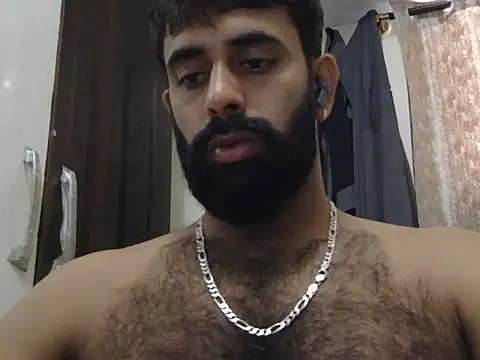 Snapshot of indianhairybull chatting on July 7, 4:37 am indianhairybull online show from July 7, 4:37 am