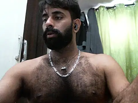 Snapshot of indianhairybull chatting on March 12, 4:30 am indianhairybull online show from March 12, 4:30 am