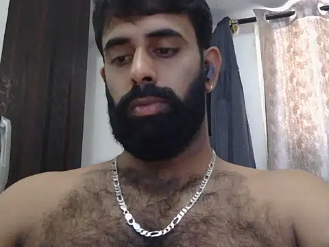 Snapshot of indianhairybull chatting on July 9, 4:35 am indianhairybull online show from July 9, 4:35 am