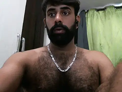 Snapshot of indianhairybull chatting on February 22, 11:13 am indianhairybull online show from February 22, 11:13 am