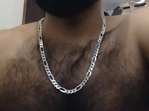 Snapshot of indianhairybull chatting on July 13, 4:23 am indianhairybull online show from July 13, 4:23 am