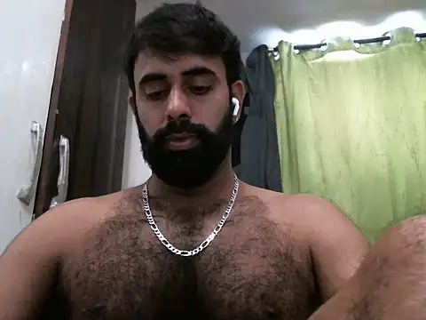 Snapshot of indianhairybull chatting on October 14, 4:24 am indianhairybull online show from October 14, 4:24 am