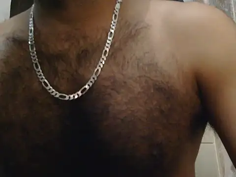 Snapshot of indianhairybull chatting on July 3, 12:28 am indianhairybull online show from July 3, 12:28 am