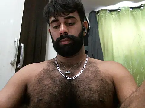 Snapshot of indianhairybull chatting on March 14, 4:43 am indianhairybull online show from March 14, 4:43 am