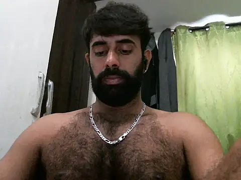 Snapshot of indianhairybull chatting on February 20, 4:28 am indianhairybull online show from February 20, 4:28 am