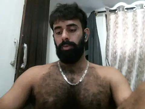 Snapshot of indianhairybull chatting on June 20, 4:39 am indianhairybull online show from June 20, 4:39 am