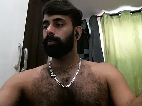Snapshot of indianhairybull chatting on March 11, 4:19 am indianhairybull online show from March 11, 4:19 am