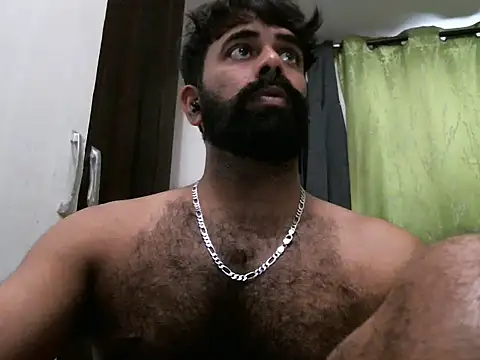 Snapshot of indianhairybull chatting on February 20, 11:42 am indianhairybull online show from February 20, 11:42 am