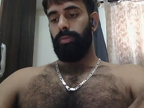 Snapshot of indianhairybull chatting on June 10, 4:24 am indianhairybull online show from June 10, 4:24 am