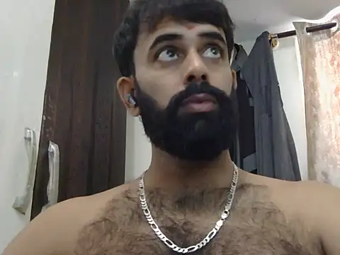 Snapshot of indianhairybull chatting on July 14, 4:39 am indianhairybull online show from July 14, 4:39 am
