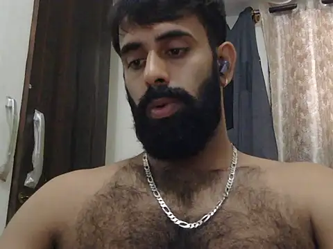 Snapshot of indianhairybull chatting on June 18, 4:55 am indianhairybull online show from June 18, 4:55 am