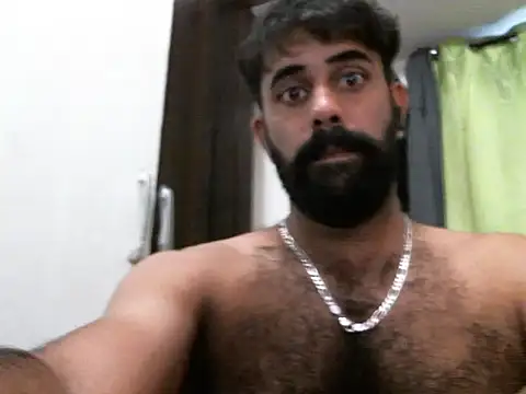 Snapshot of indianhairybull chatting on February 5, 12:27 pm indianhairybull online show from February 5, 12:27 pm