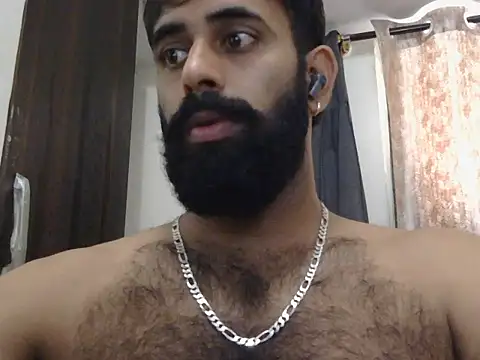 Snapshot of indianhairybull chatting on June 21, 4:07 am indianhairybull online show from June 21, 4:07 am