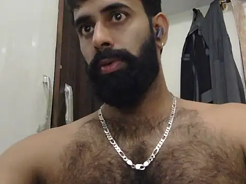 Snapshot of indianhairybull chatting on July 17, 5:04 am indianhairybull online show from July 17, 5:04 am