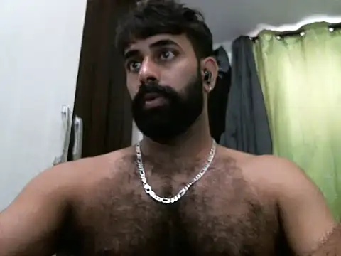 Snapshot of indianhairybull chatting on March 3, 4:21 am indianhairybull online show from March 3, 4:21 am